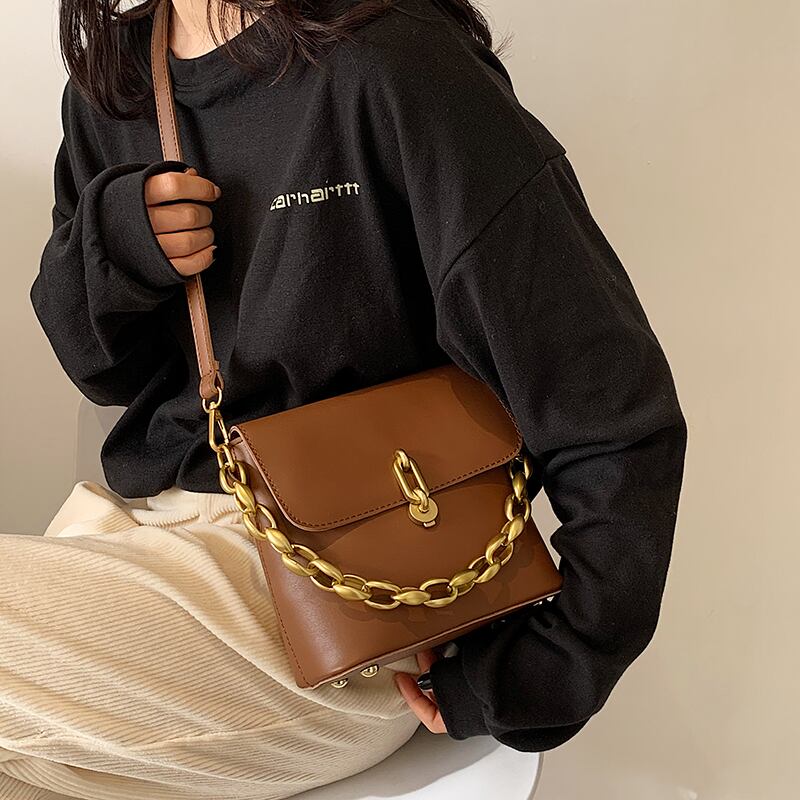 スタンダードチェーン レッド レトロ ハンドバッグ メッセンジャーバッグ Tiancai_Wing_Bag84900966133