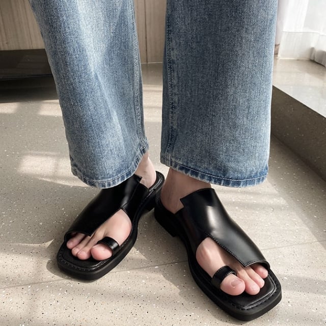 【予約販売】サンダル メンズ フラット カジュアル スリッパ レザー 靴 ブラック お洒落 こなれ感 韓国ファッション 24cm/24.5cm/25cm/25.5cm/26cm/26.5cm/27cm