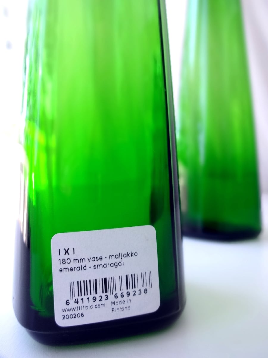 iittala / イッタラ イッセイミヤケ Iittala × Issey Miyake Vase Glass emerald 180mm  フラワーベース 花瓶 北欧 限定色！ | torori powered by BASE