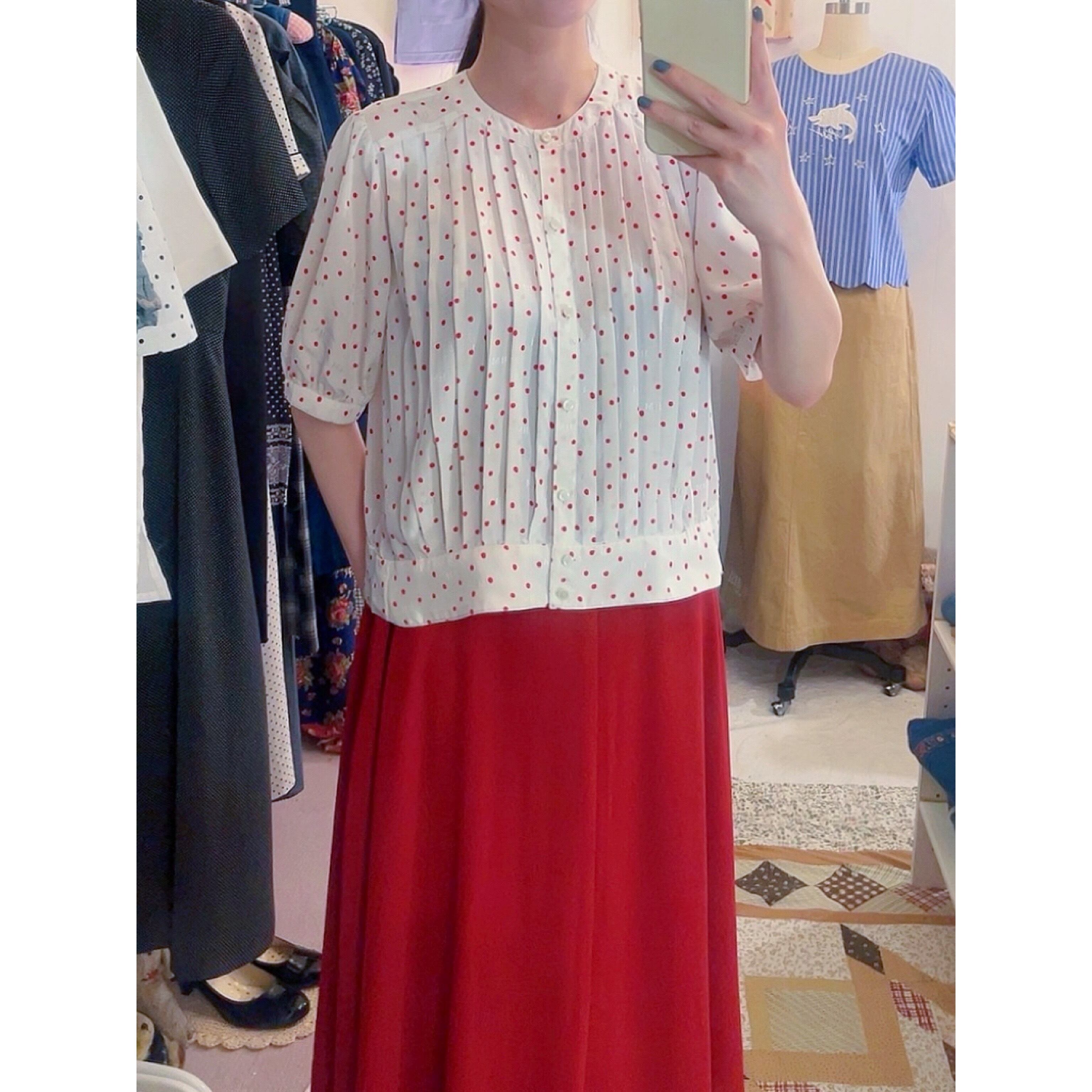 red dot pleats white blouse