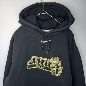 ナイキ　プルオーバー　スウェット　パーカー　刺繍ロゴ　センターロゴ　スウォッシュ