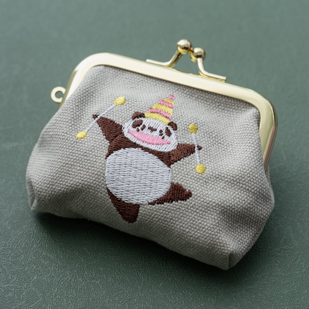 ともハンドメイド　刺繍パンダがま口プラス８個 7ce9caa711406fc186619327e11309