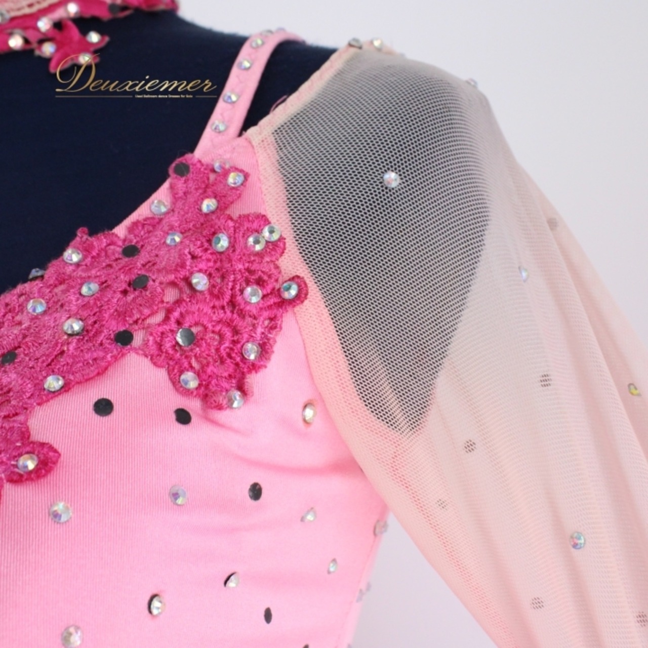 社交ダンス 衣装 スタンダード ドレス スタンダードドレス ワンピース フリル フロート レース デモ 競技 ダンス パーティ ピンク系 ピンク フリルスカート おしゃれ デザイン ふんわり 軽やか 練習用 発表会 大人用 女性用 競技用衣装 ドレスアップ