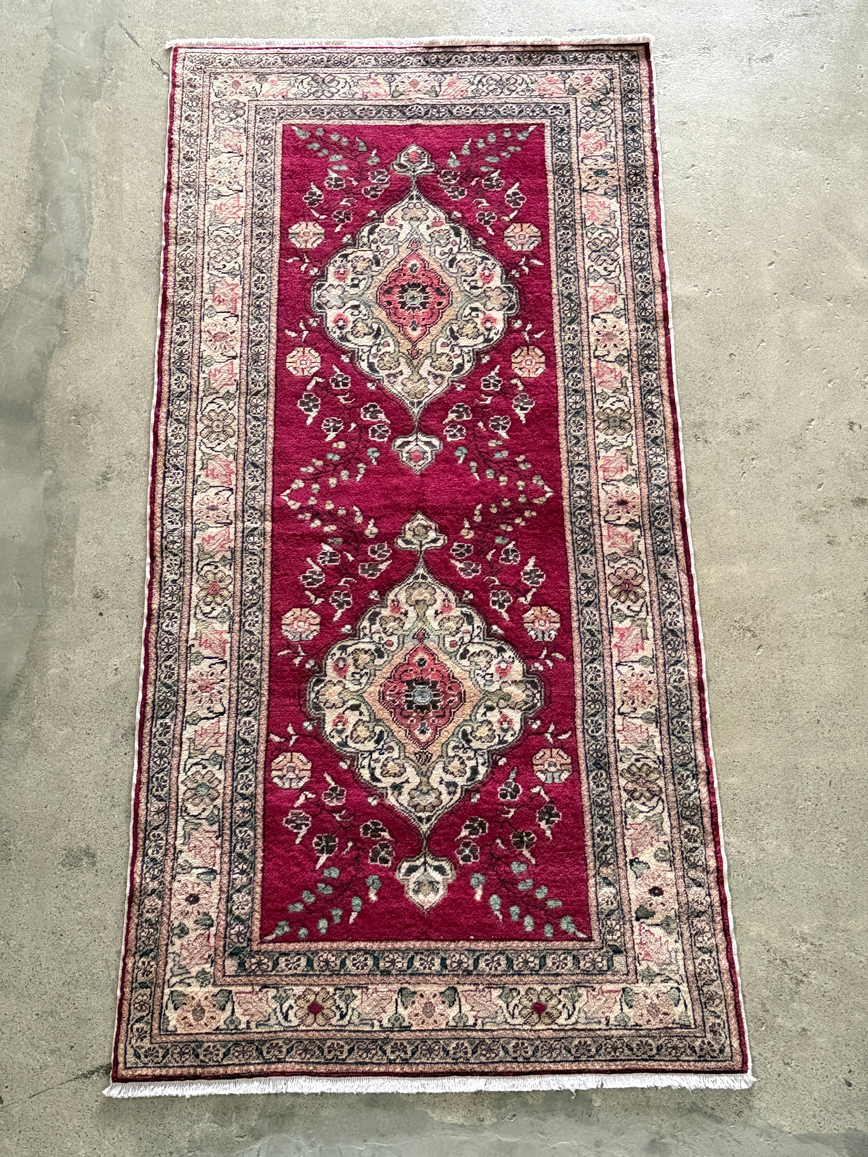 【送料込み】未使用品 デッドストック カイセリ絨毯 98x202 TRB3973