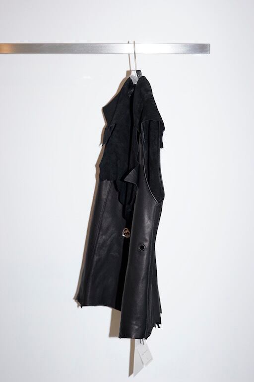 BLACK BIRD - Sleeveless leather jacket | EMA