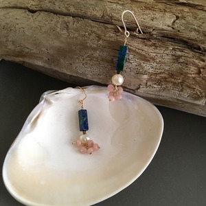 レクタングルアズライトとソープストーンのピアス