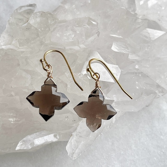 スモーキークォーツ　魔除け　お花　ピアス　3722