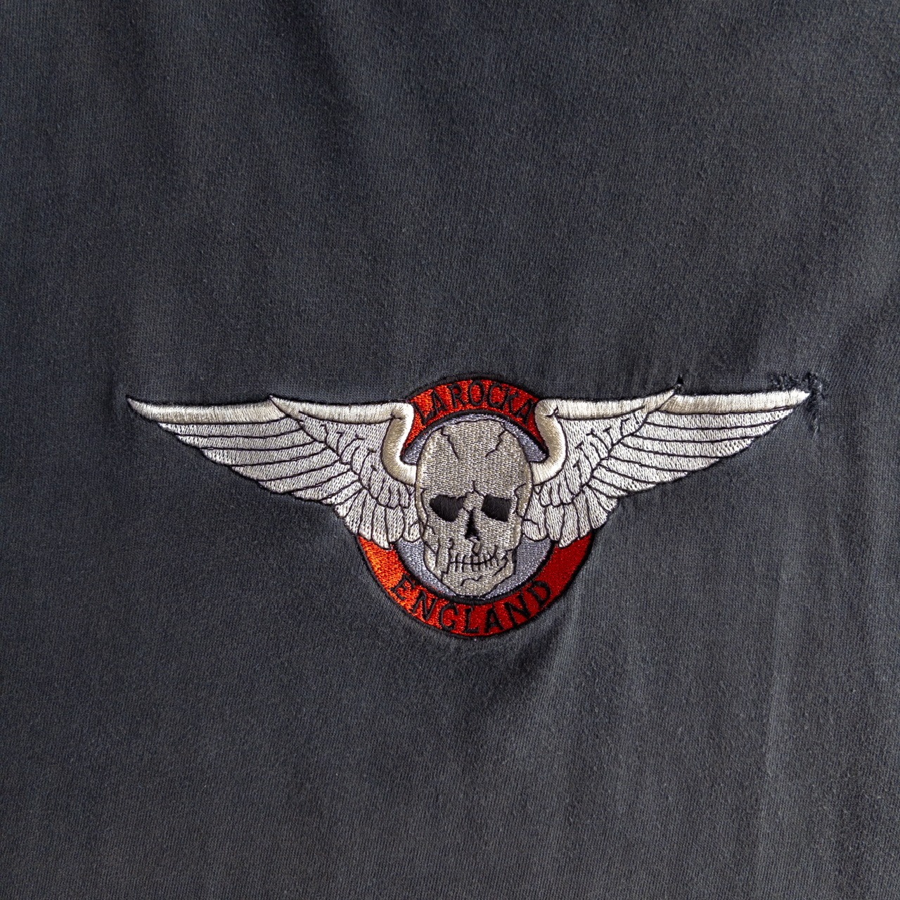 LA ROCKA LONDON Skull Embroidery Tee