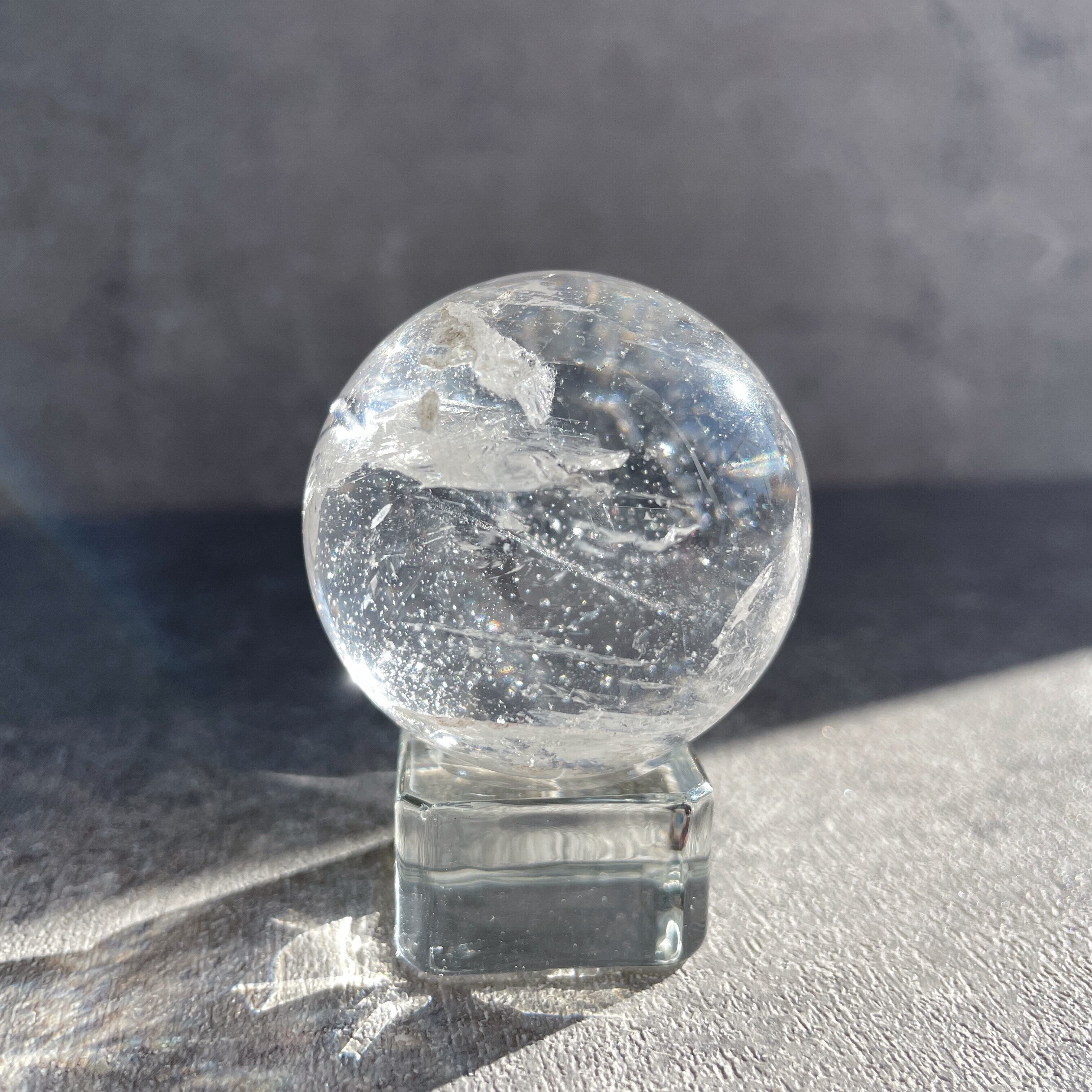 天然石 高品質 クリアクォーツ スフィア 本水晶 虹水晶 ハイクオリティ 楽天市場】天然石 高品質 クリアクォーツ スフィア 本水晶 虹水晶 ハイ