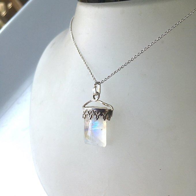 【一点物】✦6月の誕生石✦月と虹の柱✦⋆.·SV925✦レインボームーンストーンネックレス⋆.·✦no108