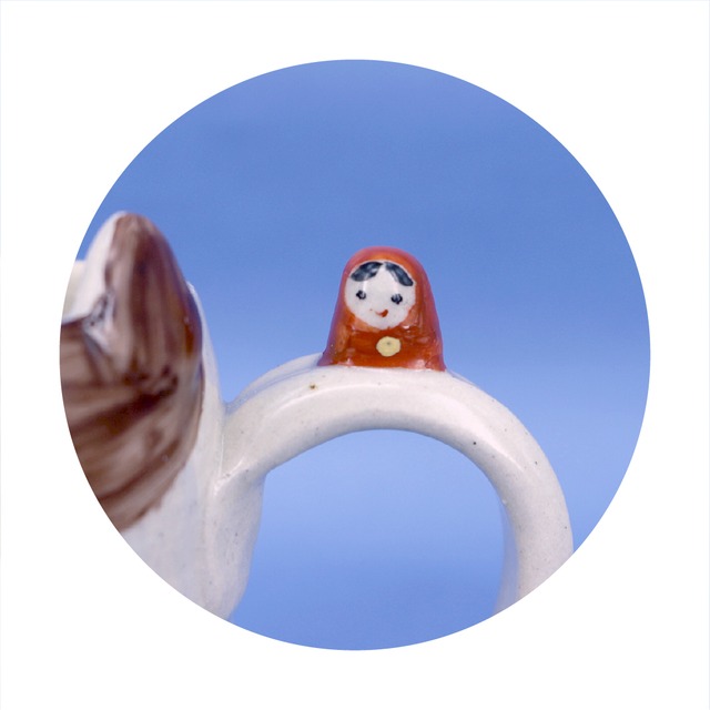 《 鈴木ハツミ 》マトリョーシカ付きマグカップ　ネコ