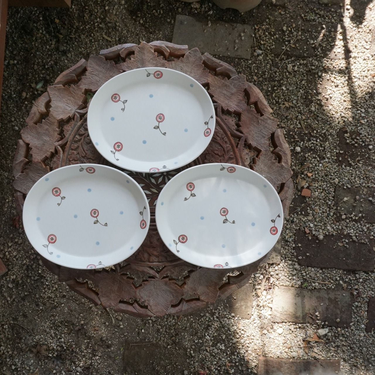 【だ円皿】 丸花朱 :すこし屋