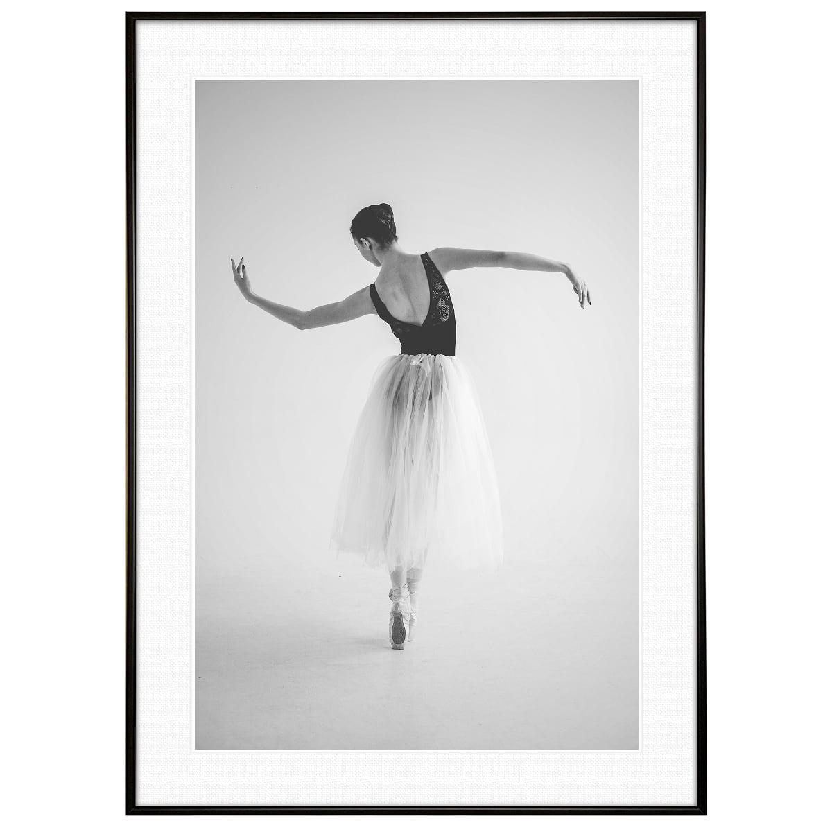 人物写真 ポーズの練習をするバレリーナ インテリアモノクロアートポスター額装 AS2492