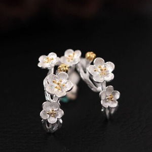 梅の花のピアス　SILVER　0258