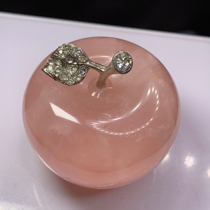 12.とっても可愛い♪ローズクォーツりんごさん♪