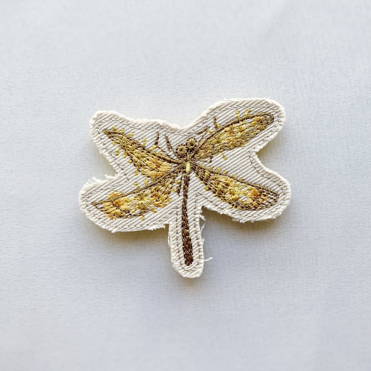 刺繍ブローチ ga.la (tonbo 178）3色