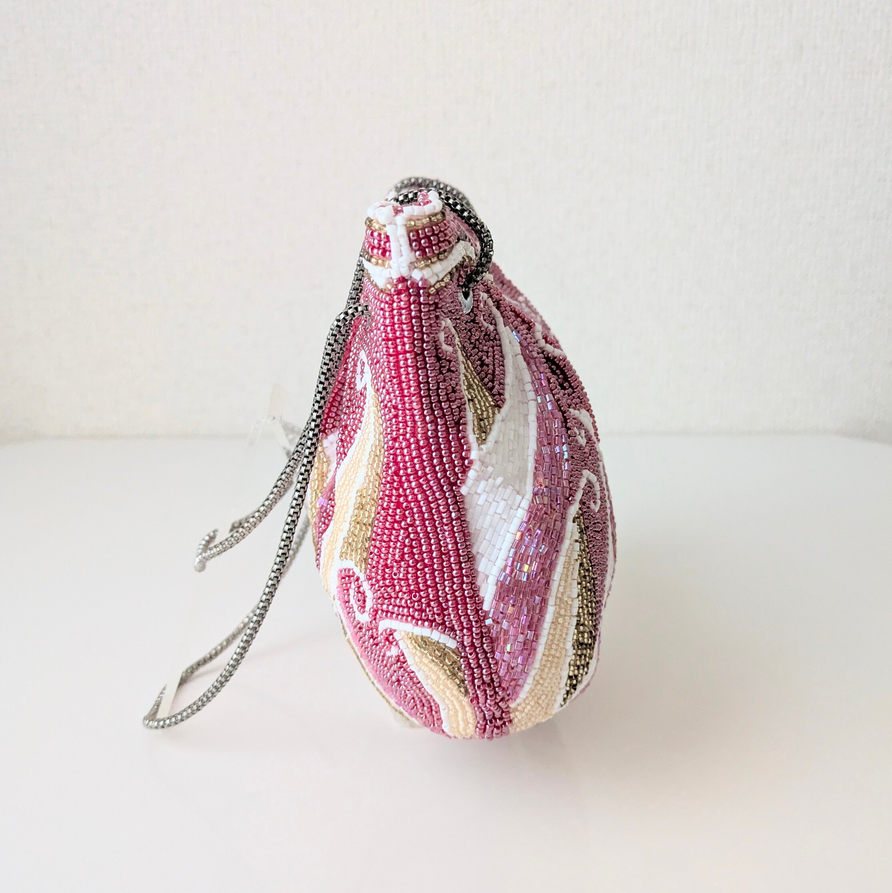 総ビーズヴィンテージクラッチバッグ　レトロパーティーバッグ　ピンク系 Vintage】ビーズ刺繍バッグ ピンク チューリップ型 パーティーバッグ