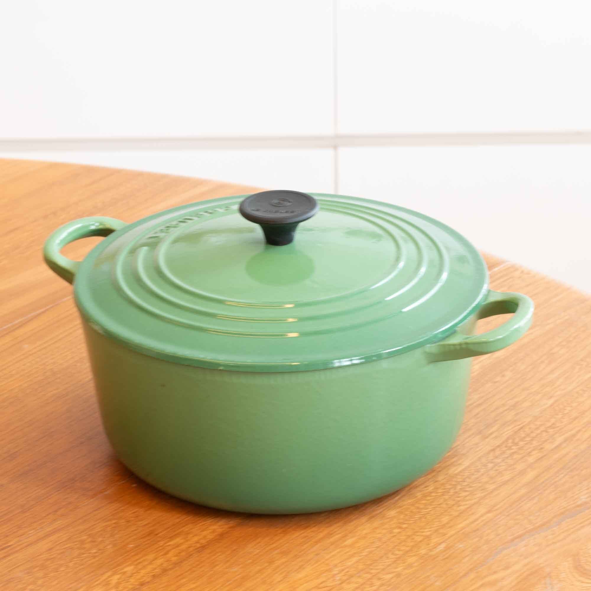 ビンテージ　ル・クルーゼ　LE CREUSET ココットロンド　サイズ２２　新品・未使用品です。