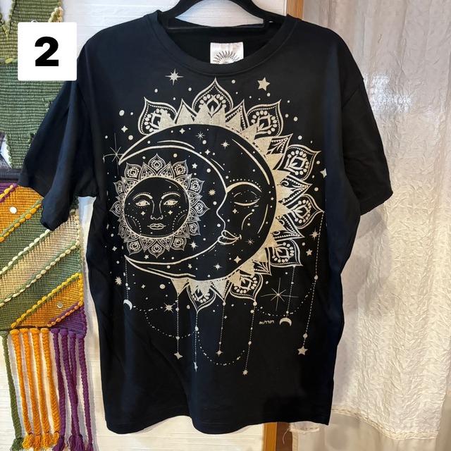ユニセックス 月と太陽ティシャツ