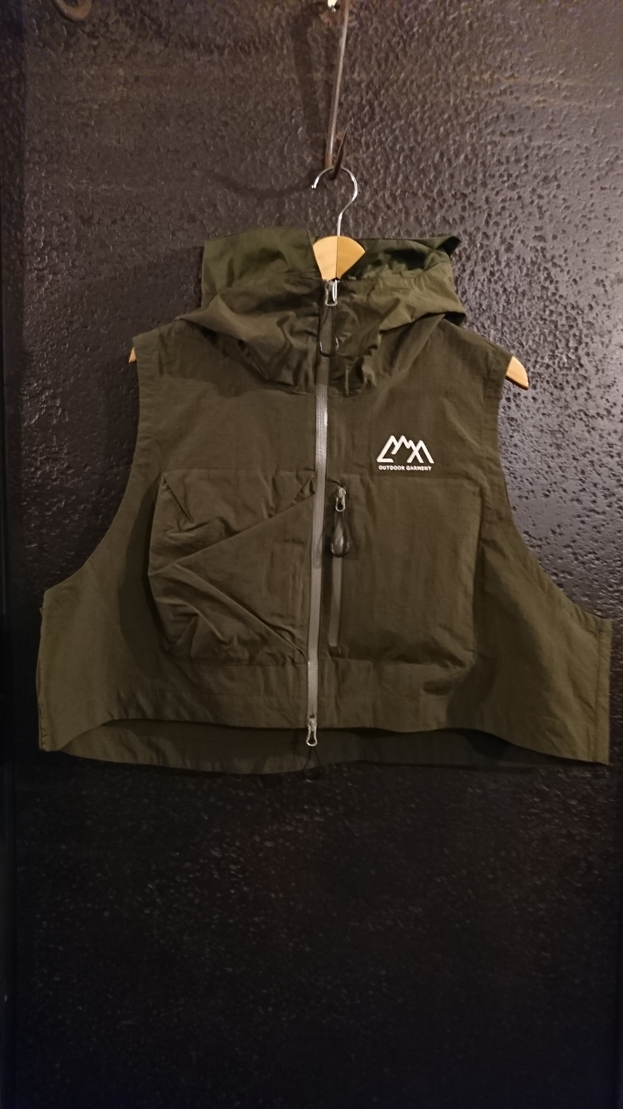 COMFY OUTDOOR GARMENT "PHANTOM VEST NYLON" Khaki Color