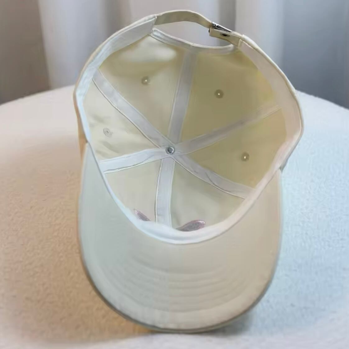 リボン刺繍キャップ
