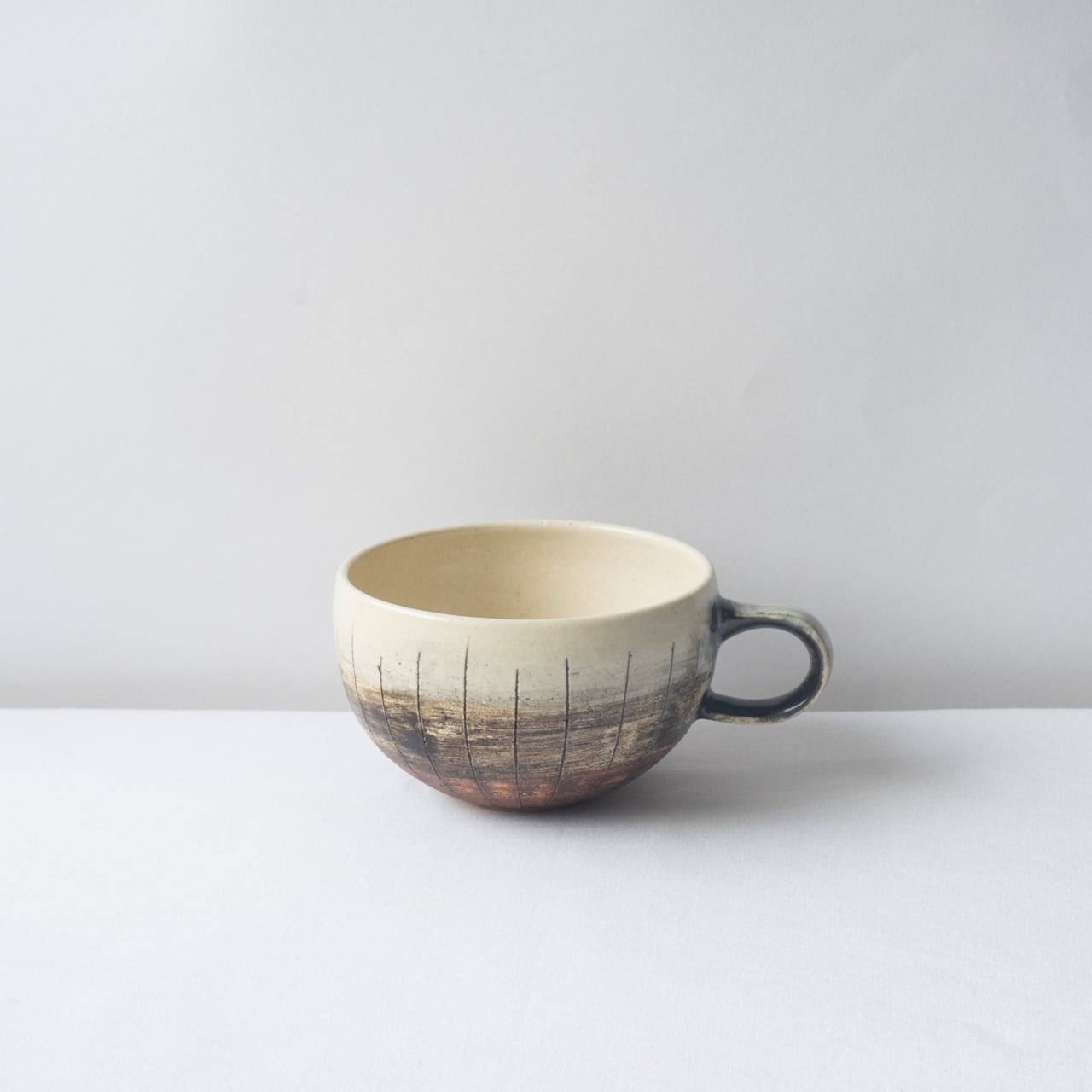 線刻スープカップ【白・水色】