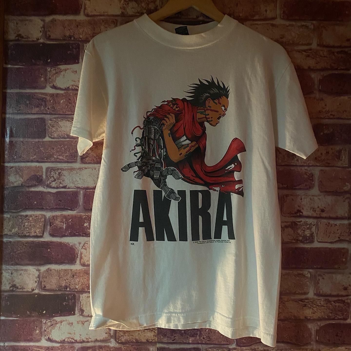 80年代AKIRAロングTシャツfashion victim 言いあい