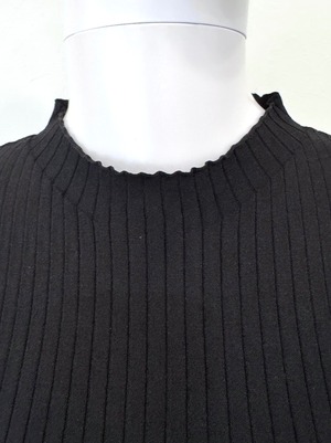 ノースリーブリブニット