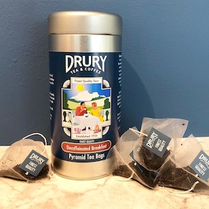 現ロット限り：DRURY　デカフェ・ブレックファスト（ピラミッド型ティーバッグ）キャディー入