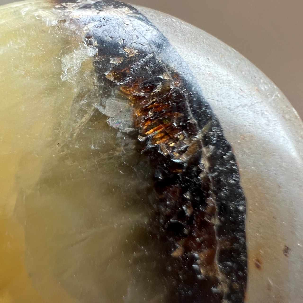 セプタリアン*ハート0633*天然石カービング*天然石インテリア*置き物