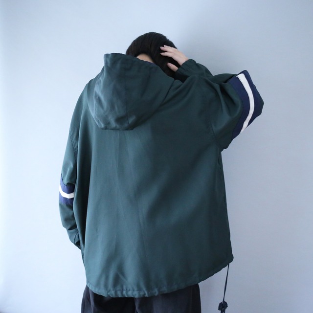 "OLD NAVY" over silhouette good coloring anorak nylon parka