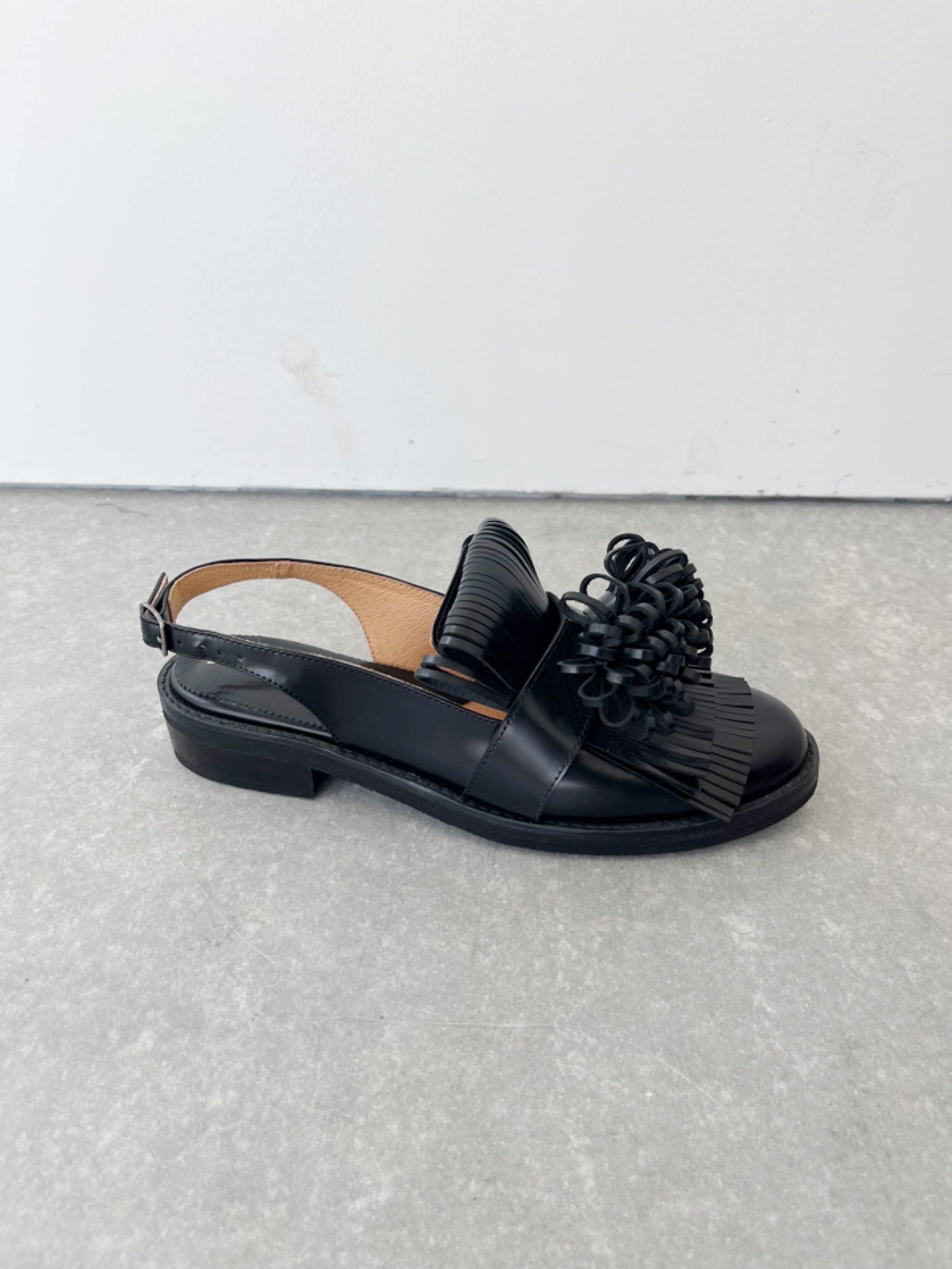 Mint designs House of Naive FLOWER TASSEL SHOES | KOKO