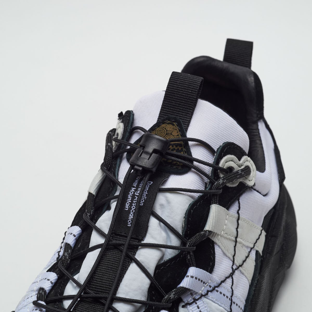 IWANO 2 FM100010 White/Black ¥25,000 定番/継続色 | Flower