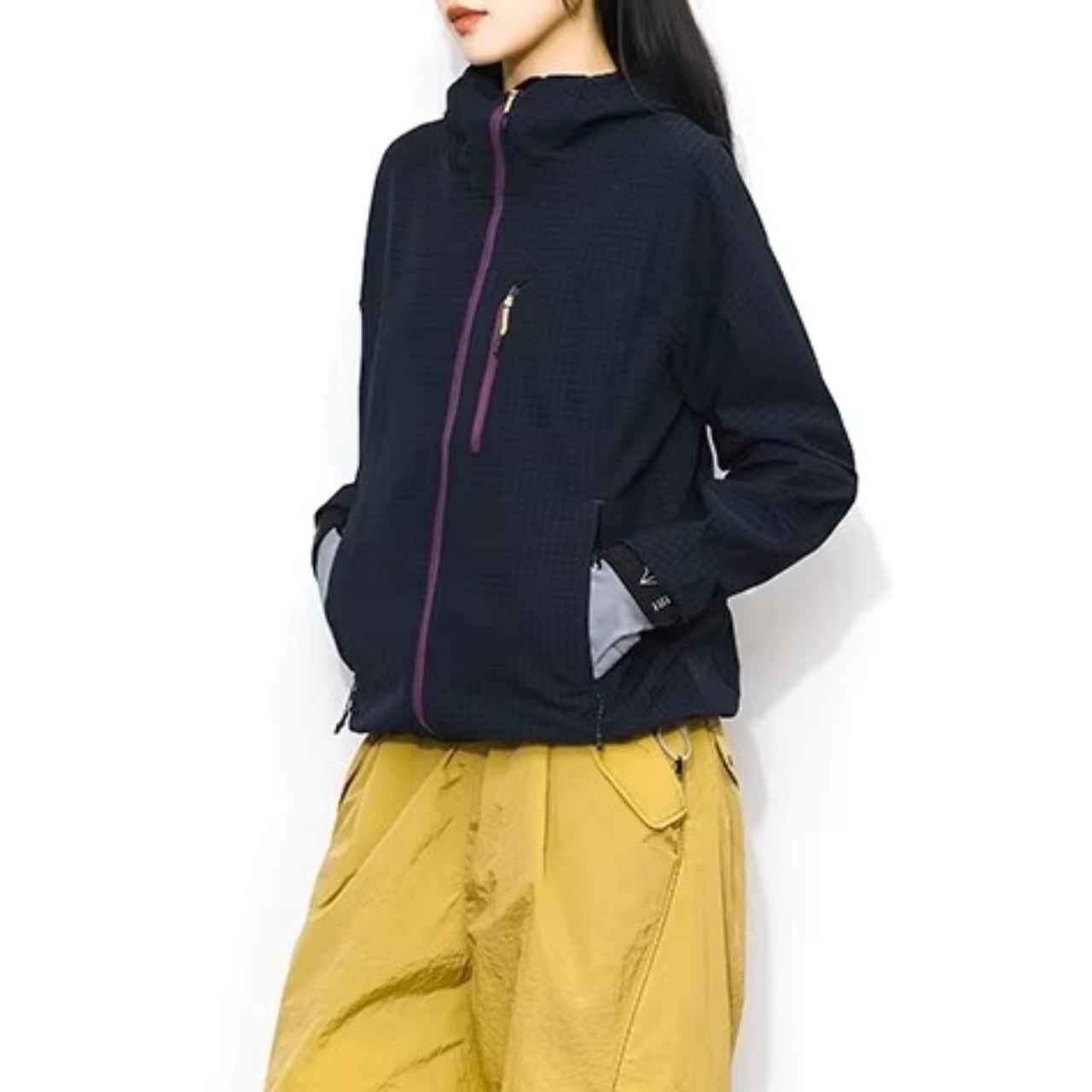 グリッドパターンテックフーデッドジャケット C01188