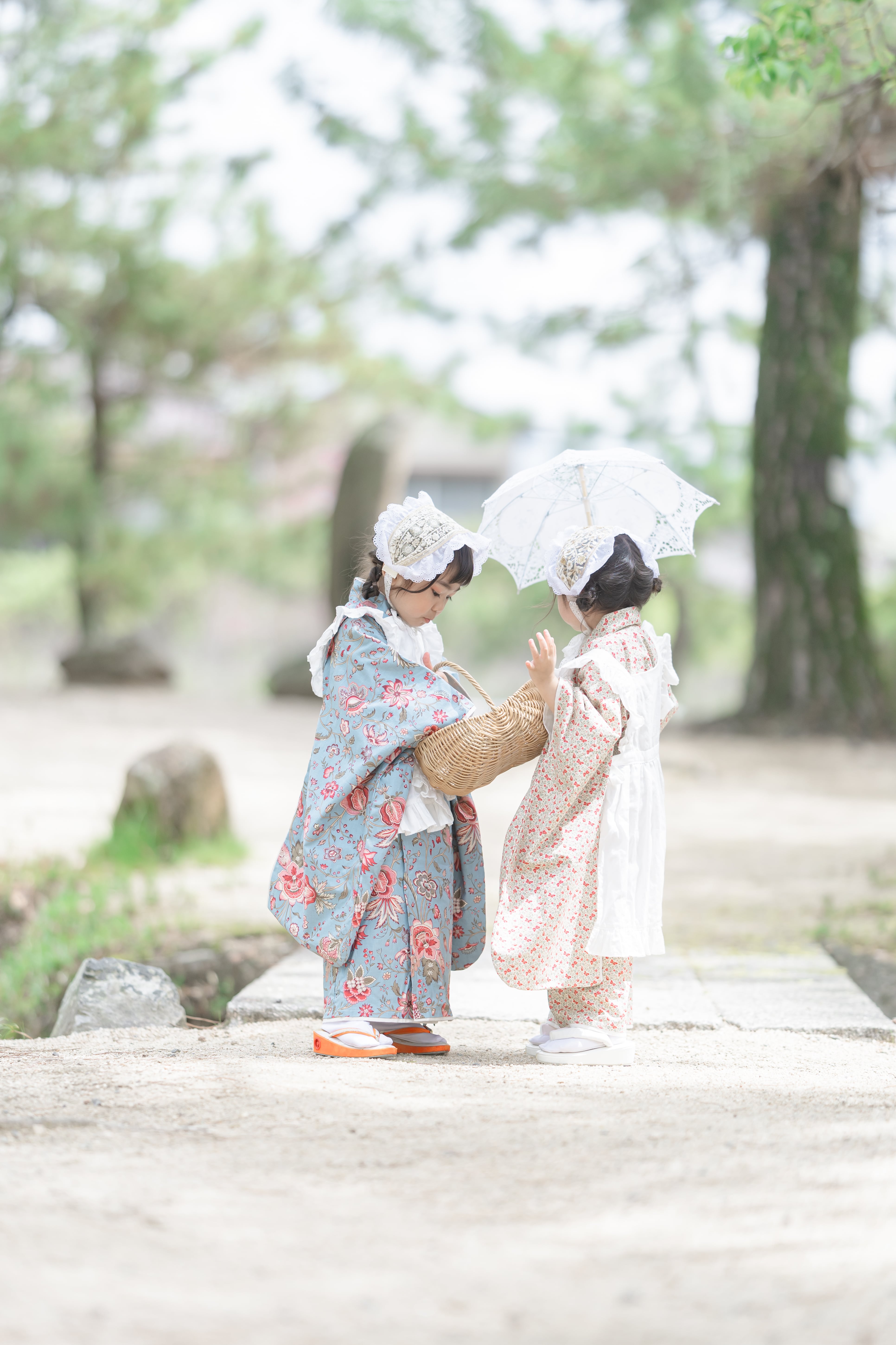 Lsize【即納/送料無料】レース刺繍傘［撮影小物］ | こども服 coto select