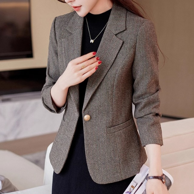 テーラードジャケットスリムショートタイプ（2color） A0536