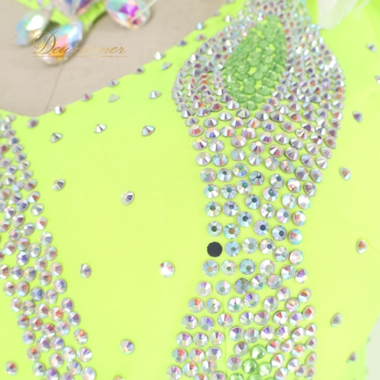 社交ダンス 衣装 スタンダードドレス ワンピース ドレス スタンダード フロート レース フリル 黄緑 蛍光 ホワイト 白 デモ 競技 ダンス パーティ 発表会 グリーン系 蛍光カラー ふんわり 華やか コスチューム フェスティバル 舞台衣装 発表会用 デモ用衣装 ダンス衣装 社交ダンス用 フェミニン 可愛い 競技用