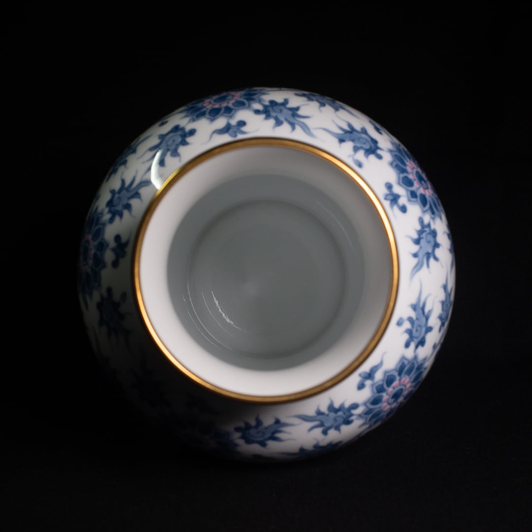 呉須唐草 花器 / 大倉陶園 | トリノス-torinoth- | 新宿区神楽坂の
