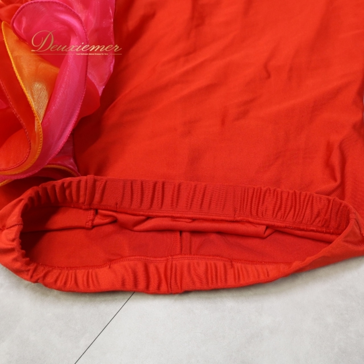 ベリーダンス オリエンタル 衣装 スカート レッド系 フリル 赤 橙 スリット ボリューム 練習 レッスン 華やか 鮮やか 上品 かわいい ダンス衣装 ステージ イベント 伸縮 ストレッチ ピンク系 オレンジ系