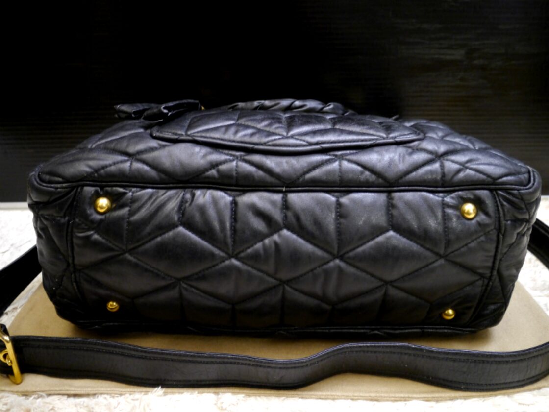 大容量☆miumiu ミュウミュウ マトラッセ キルティングデザイン ハンド  