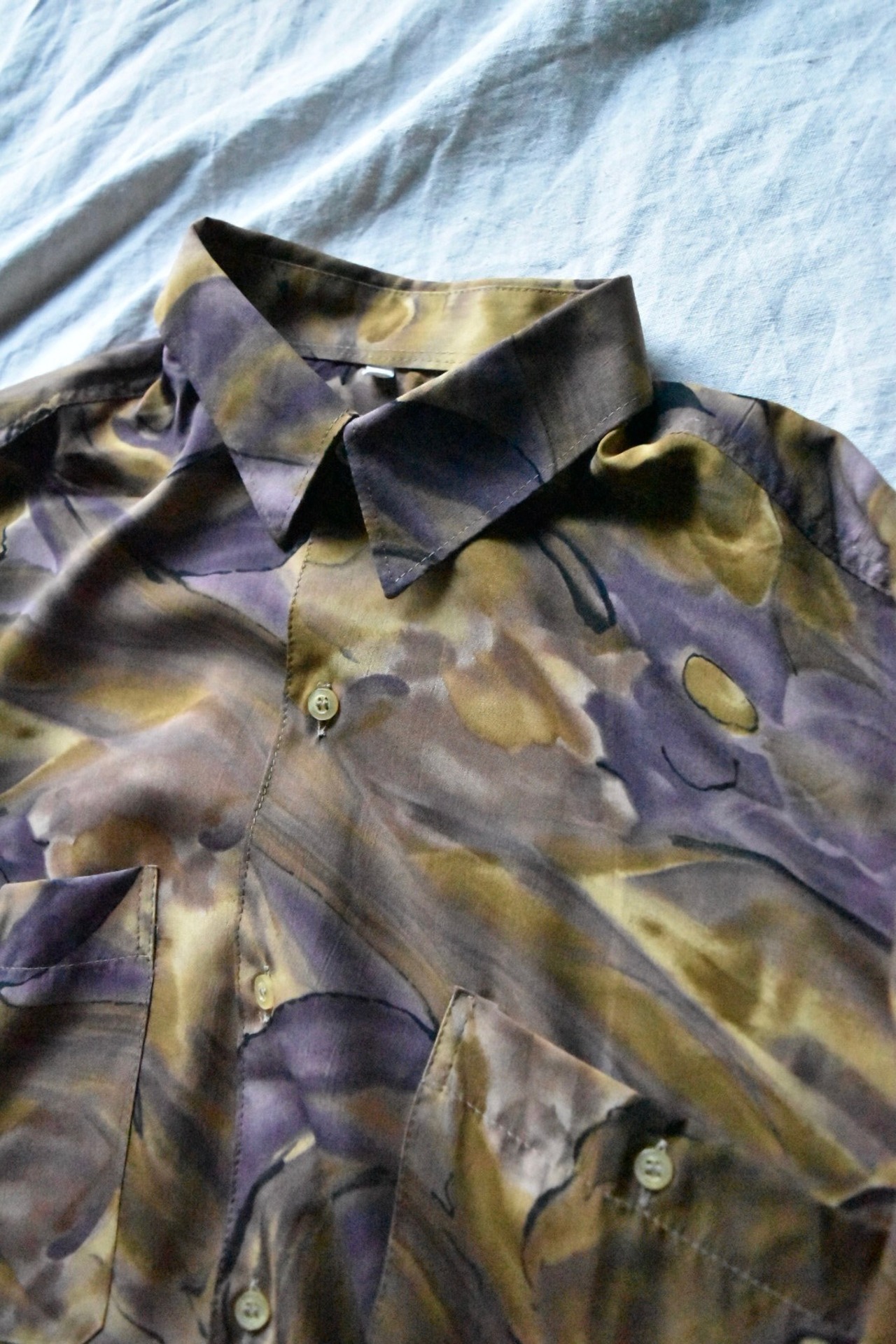 Dark green base artistic pattern shirt