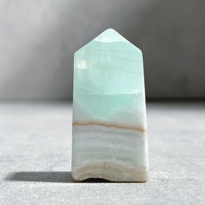 【高品質】カリビアンブルーカルサイト タワー51◇ Caribbian Blue Calcite ◇天然石・鉱物・パワーストーン