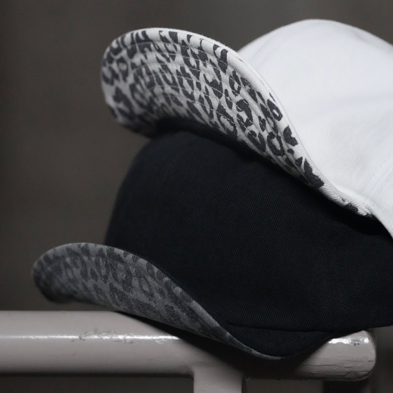 【gifthatオリジナル】GIFTHAT UV LEO 6PANEL CAP 全2種