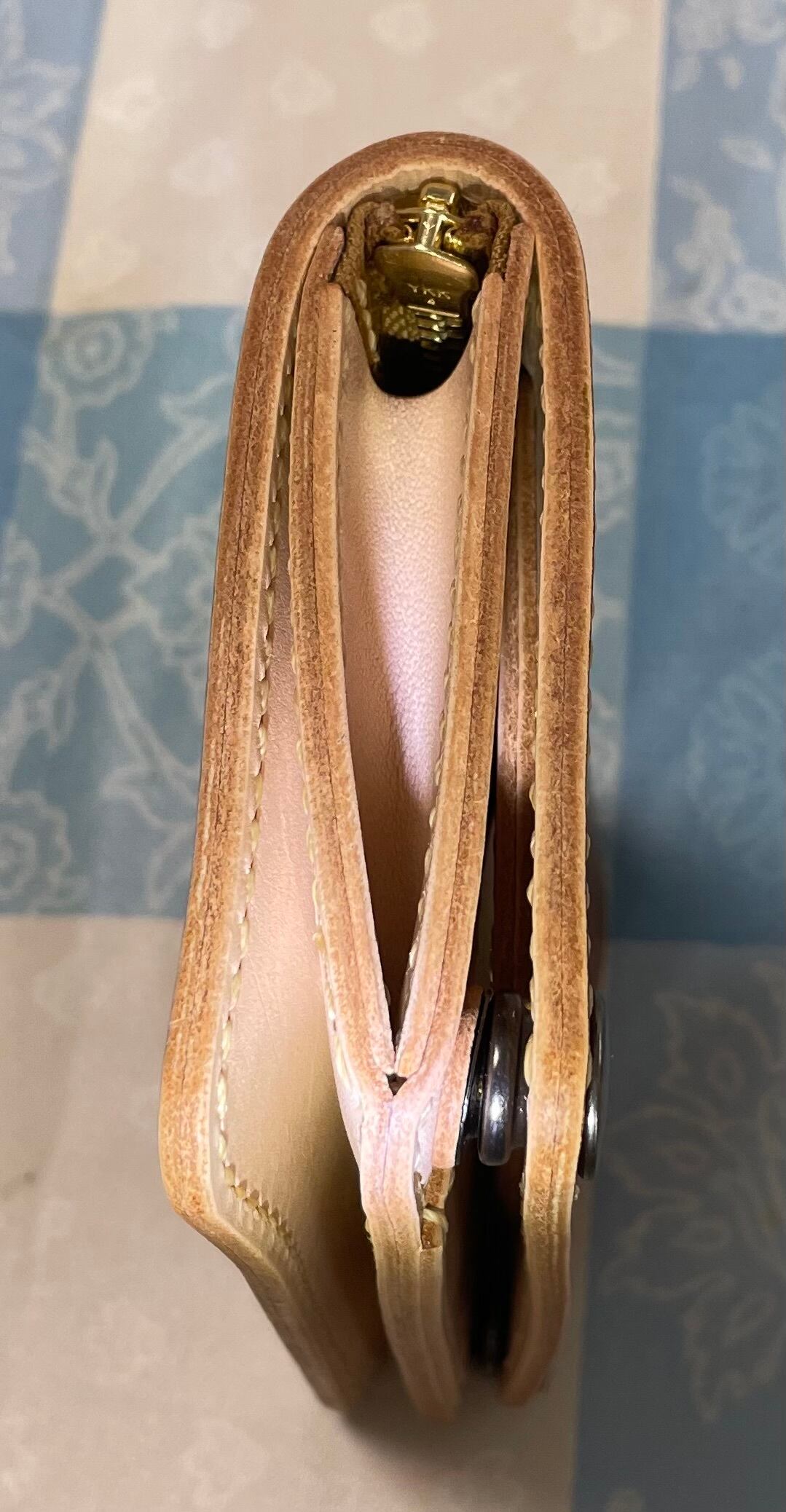 トラッカーウォレット ミドル 楽々お札を収納可能！ | 1986tleather