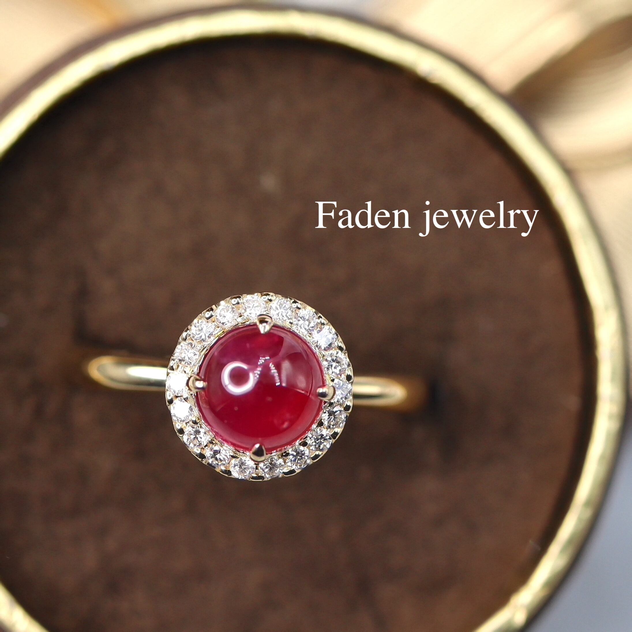 ルビー カボッション0.38 例えれ PT900 ダイヤ0.02カラット 