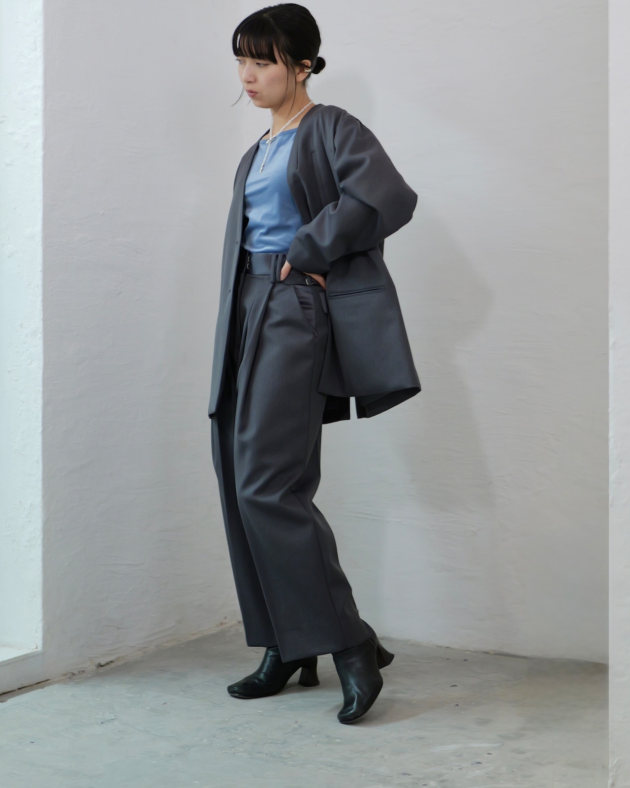 RITSUKO KARITA - Satin tuck slacks〔plain〕 :Purple gray|サテン切替ウエスト/オリジナルウール(経Gray × 緯Purple)/立体パターン