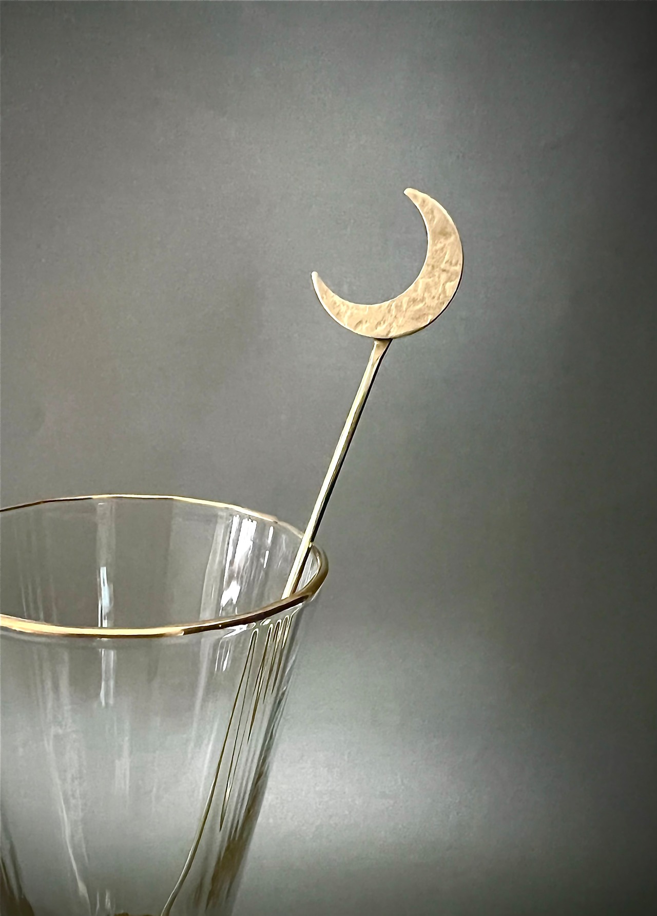 マドラー〈月夜Ｌ〉「月夜の小泉八雲とセツ」Stirrer “Moonlit Night – L”  “Koizumi Yakumo and Setsu under the Moonlit Sky”