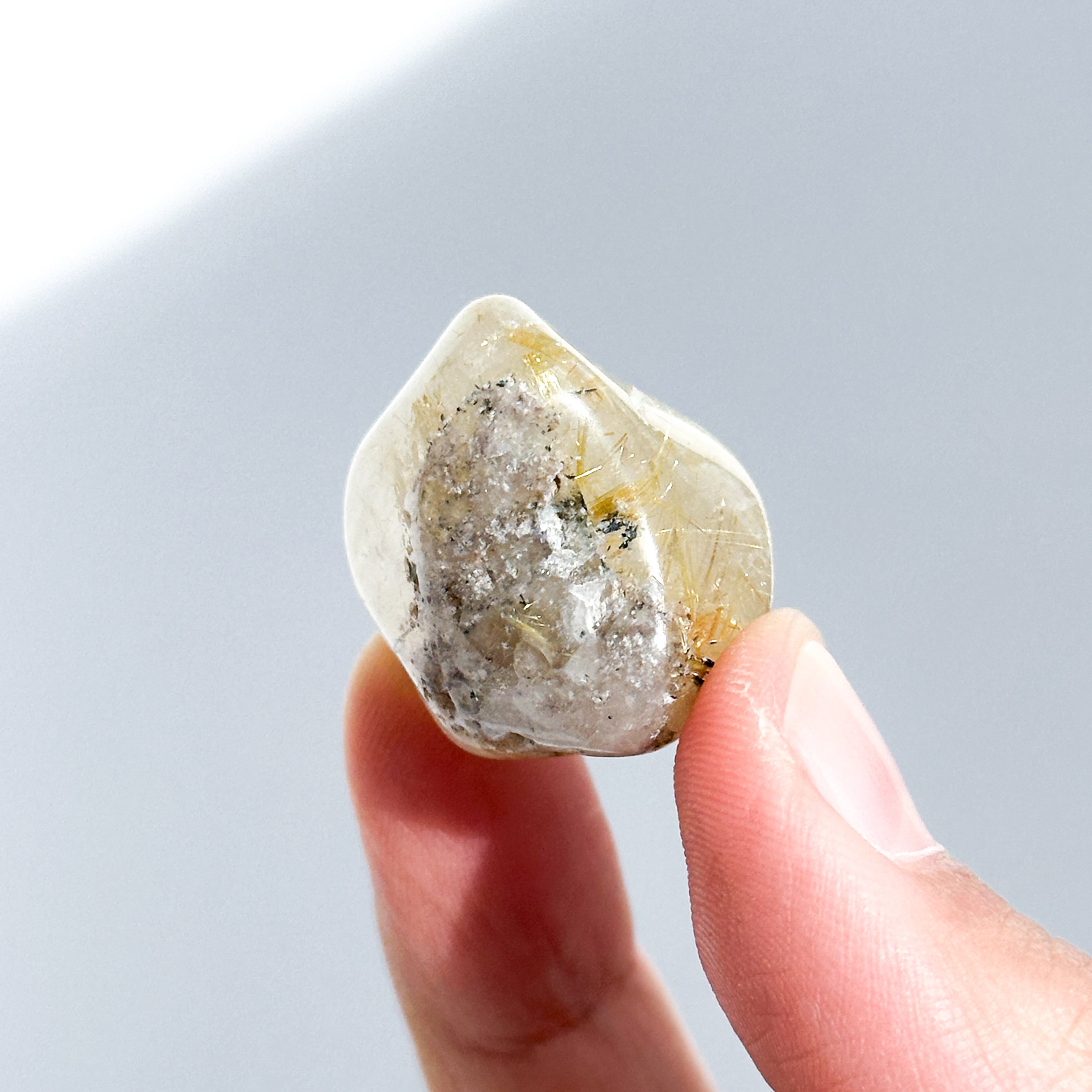 ルチルインクォーツ タンブル63◇ Rutile in Quartz◇天然石・鉱物