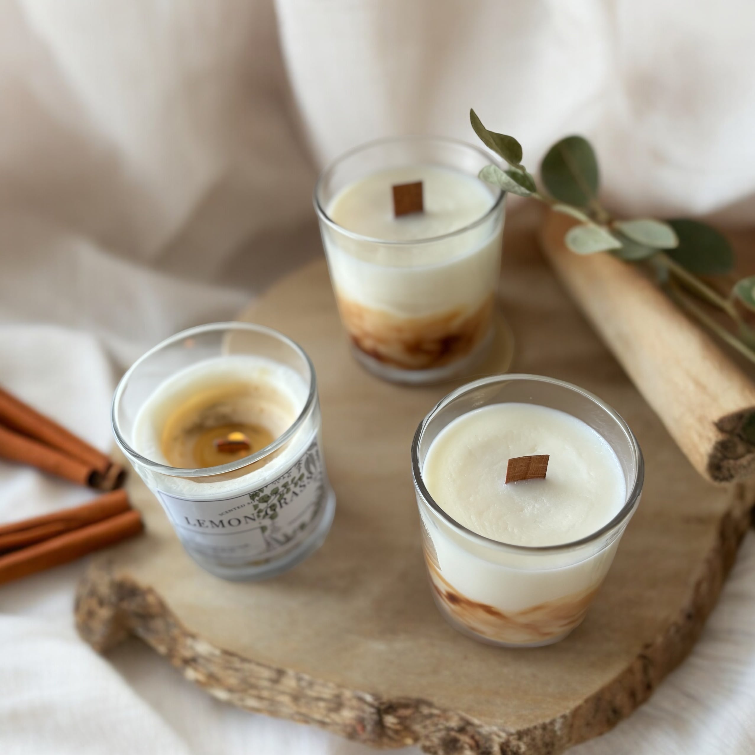 レモングラスの香りに癒される 木芯ソイキャンドル / べっ甲デザイン