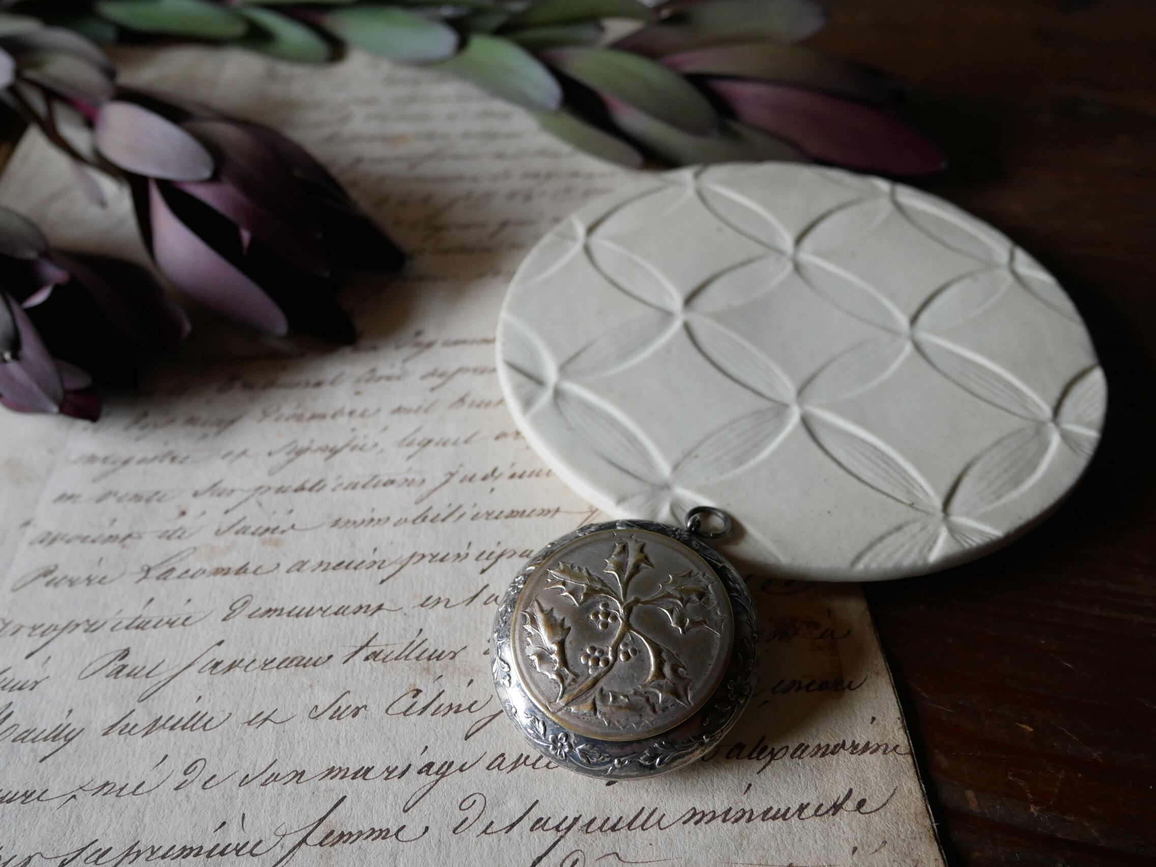 フランスアンティーク パウダーケース 柊 クリスマス